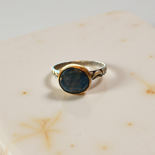 Moonlit Vessel Labradorite ring Sz. 7